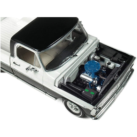 Skill 3 Model Kit 1972 Ford Sport Custom Pickup Truck 1/25 Scale Model by Moebius-Moebius-ModelCars.com