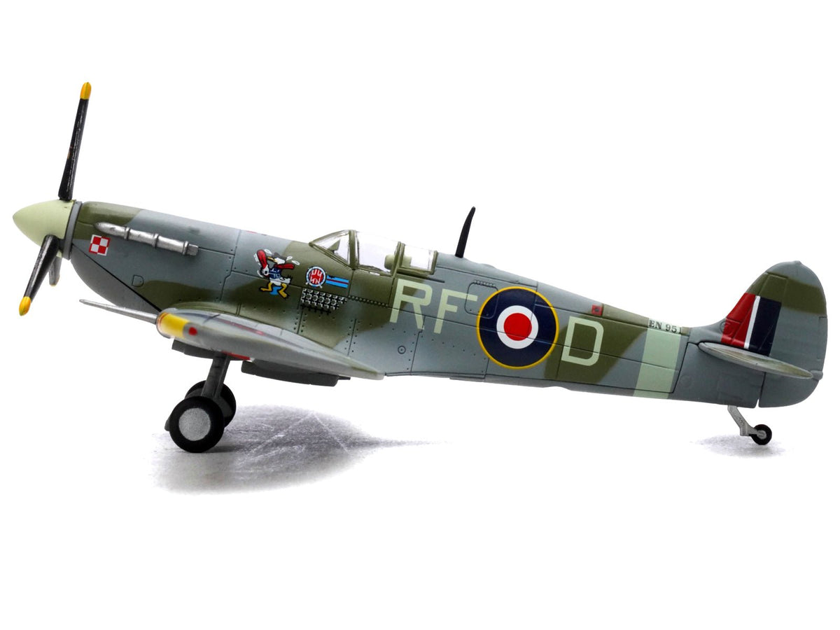 Supermarine Spitfire Mk Vb Fighter Aircraft "EN951 Ace Jan Zumbach No. 303 Polish Kosciuszko Squadron" (1943) Royal Air Force 1/72 Diecast Model by Legion-Legion-ModelCars.com