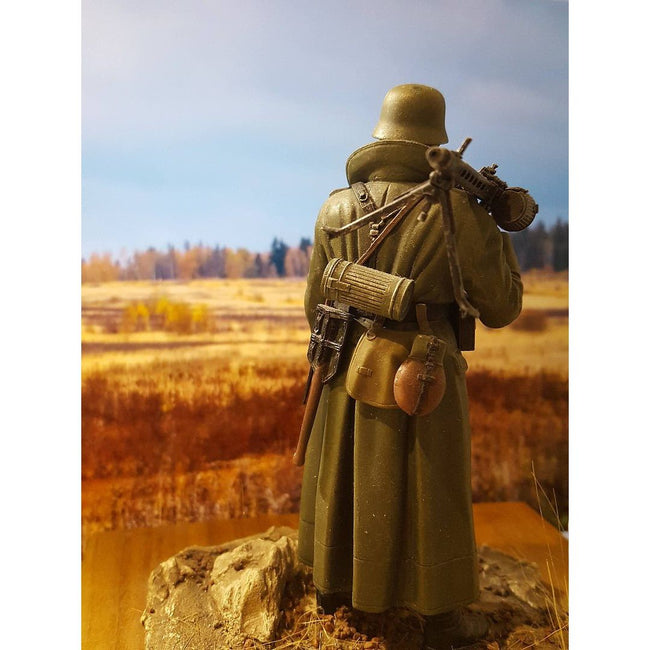 Tamiya 1/16 German Machine Gunner - Tamiya - ModelCars.com