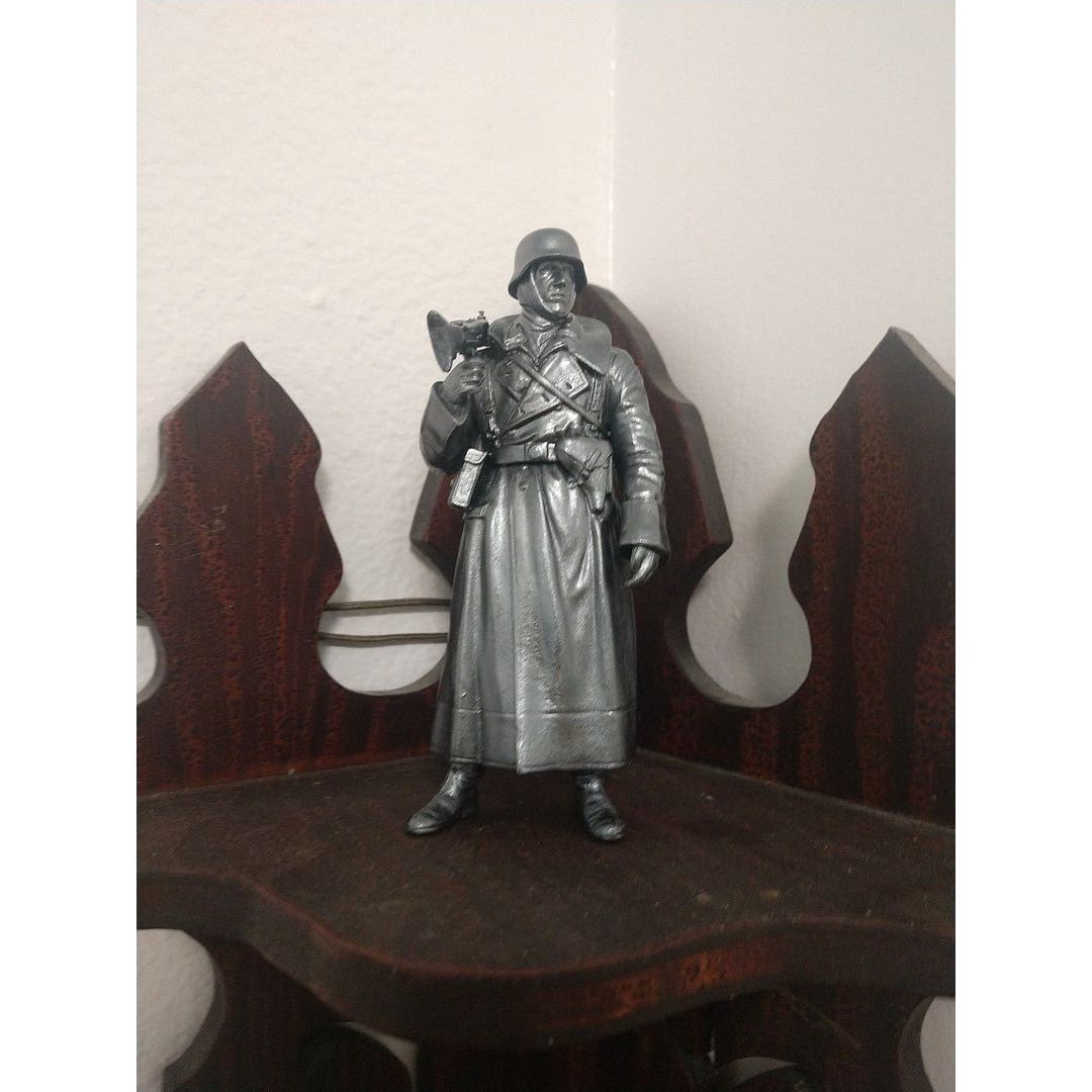 Tamiya 1/16 German Machine Gunner - Tamiya - ModelCars.com