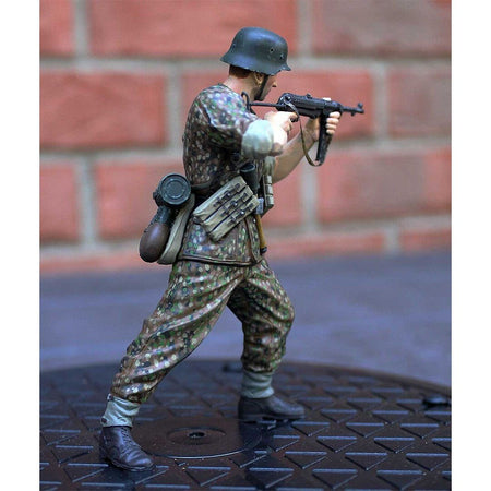 Tamiya 1/16 Wwii German Infantryman-Tamiya-ModelCars.com