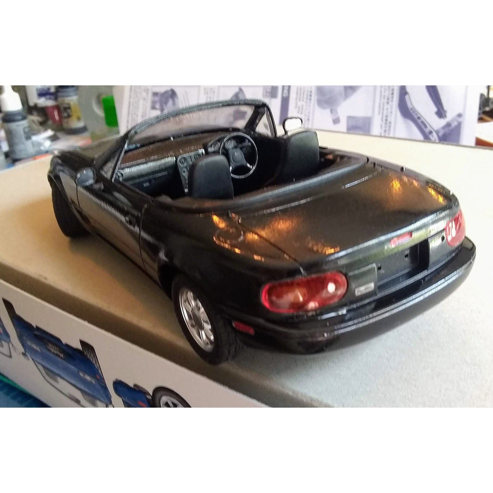 Tamiya 1/24 Mazda Eunos Roadster Kit Tamiya 1/24 Mazda Eunos Roadster Kit