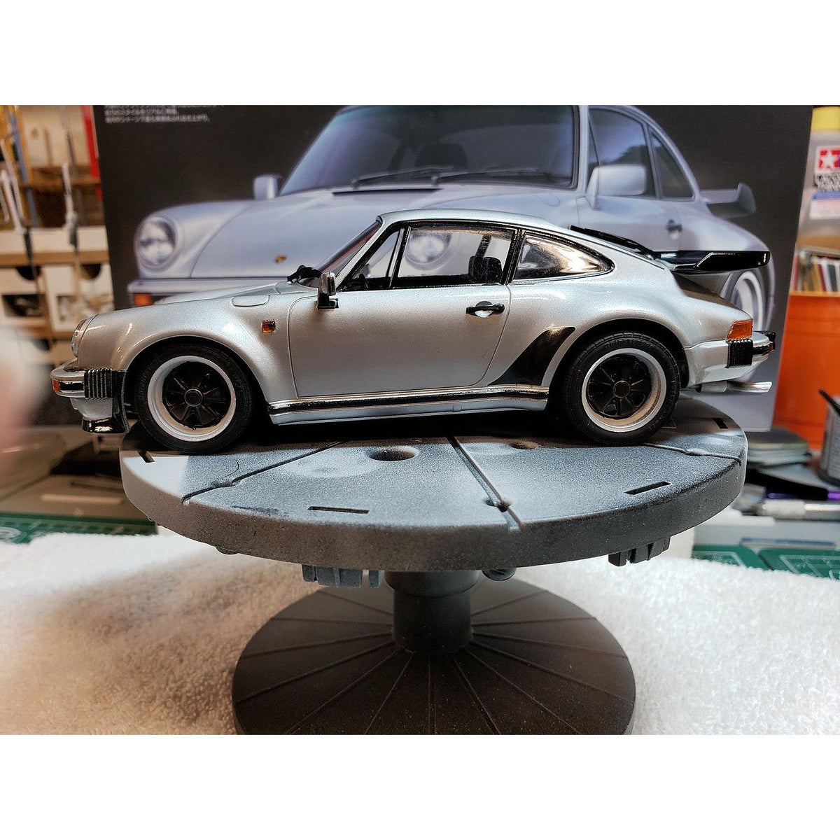 Tamiya 1/24 Porsche 911 Turbo 1988 - Tamiya - ModelCars.com