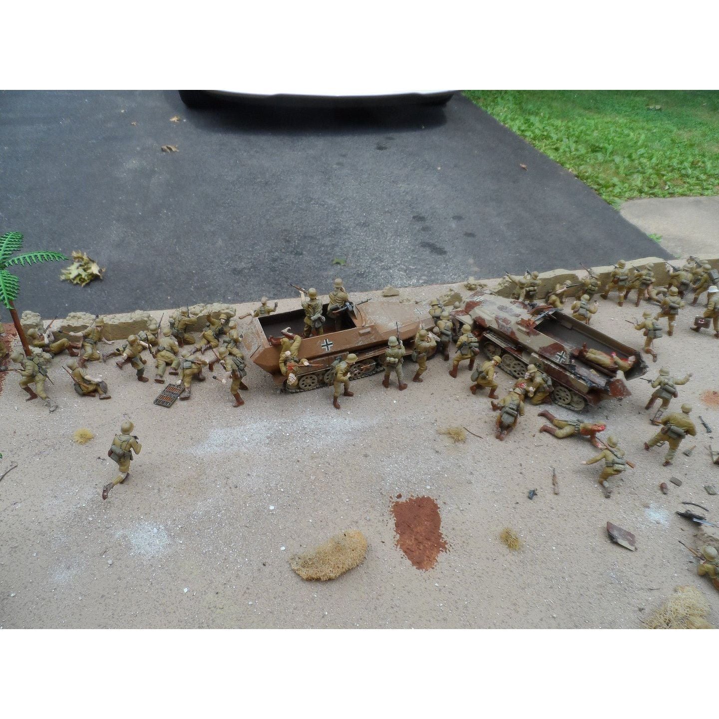 Tamiya 1/35 German Hanomag Sdkfz 251/1 Kit - Tamiya - ModelCars.com