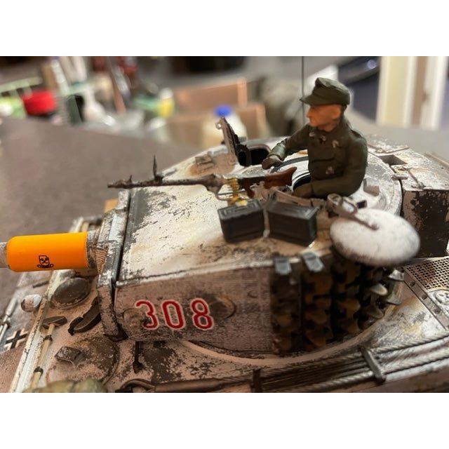 Tamiya 1/35 German Heavy Tiger I Late Version-Tamiya-ModelCars.com