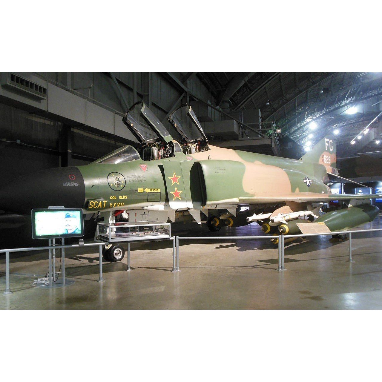 Tamiya 1/35 Mcdonnell F - 4 C/D Phantom Ii - Tamiya - ModelCars.com