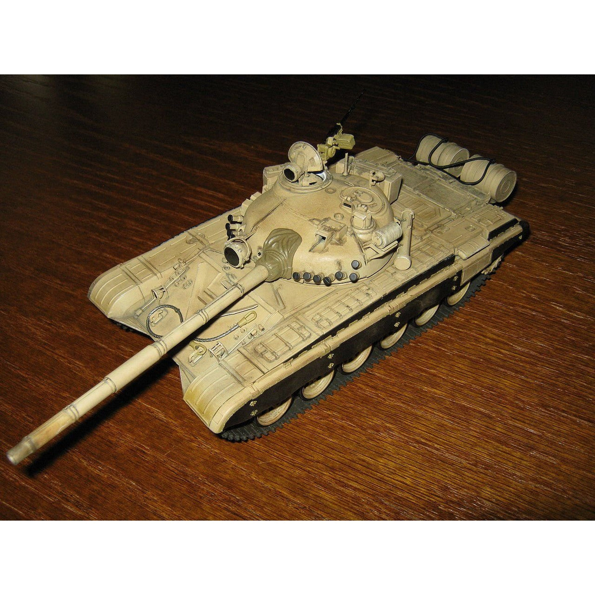 Tamiya 1/35 Russian Army Tank T72M1-Tamiya-ModelCars.com