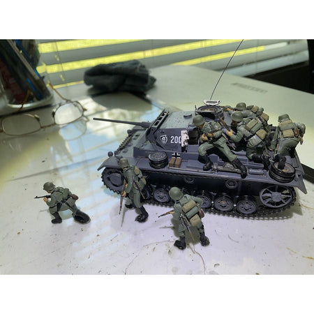 Tamiya 1/35 Scale German Panzer Grenadiers Set-Tamiya-ModelCars.com