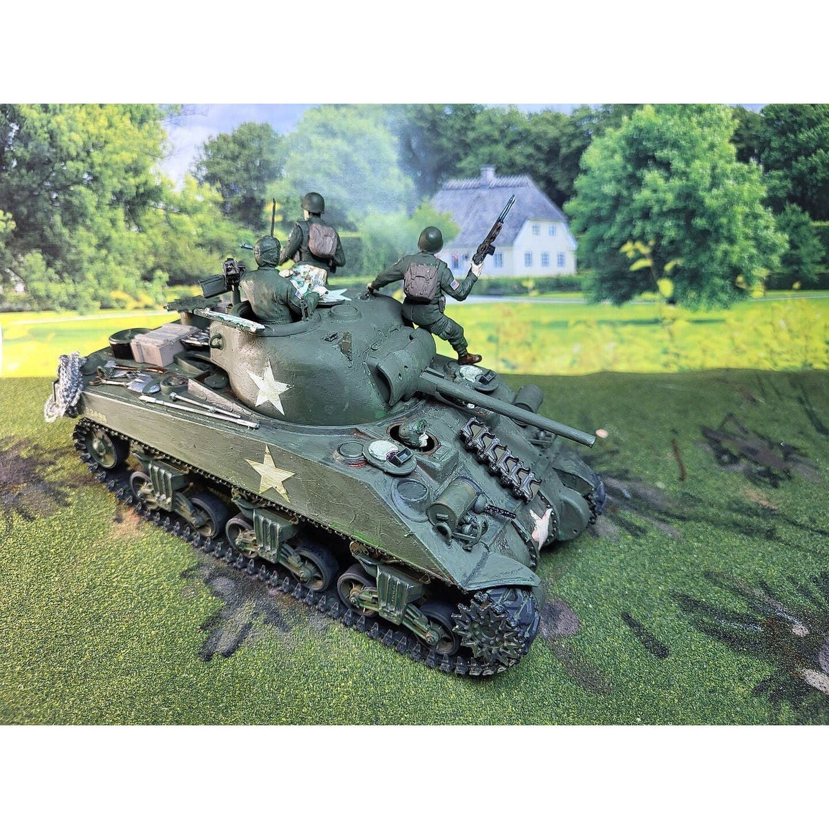 Tamiya 1/35 US Medium Tank M4 Sherman-Tamiya-ModelCars.com