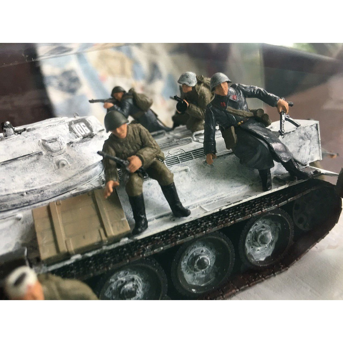 Tamiya 1/48 WWII Russian Infant Tank Crew-Tamiya-ModelCars.com