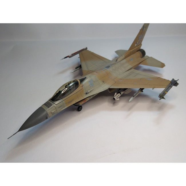 Tamiya 1/72 F - 16 Cj Fighting Falcon - Tamiya - ModelCars.com