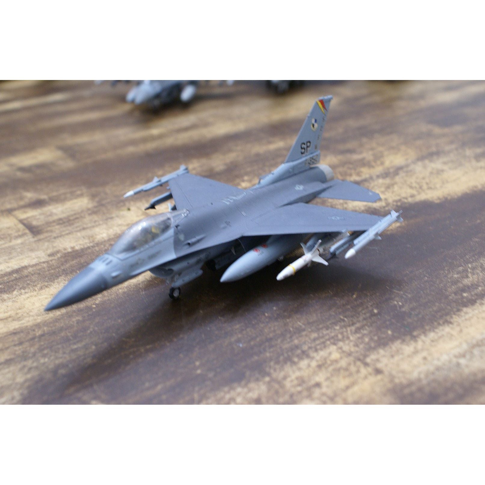 Tamiya F - 16 CJ Fighting Falcon 1/72 - Tamiya - ModelCars.com