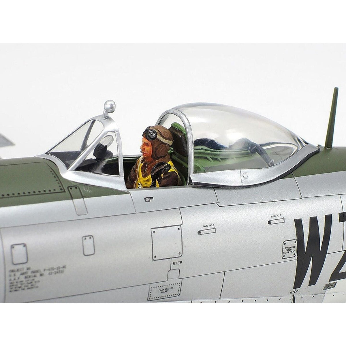 Tamiya - TAM25214 1:48 Tamiya P-47D Thunderbolt Bobbletop & 1/4t 4x4 Light Vehicle [2 kits]-Tamiya-ModelCars.com