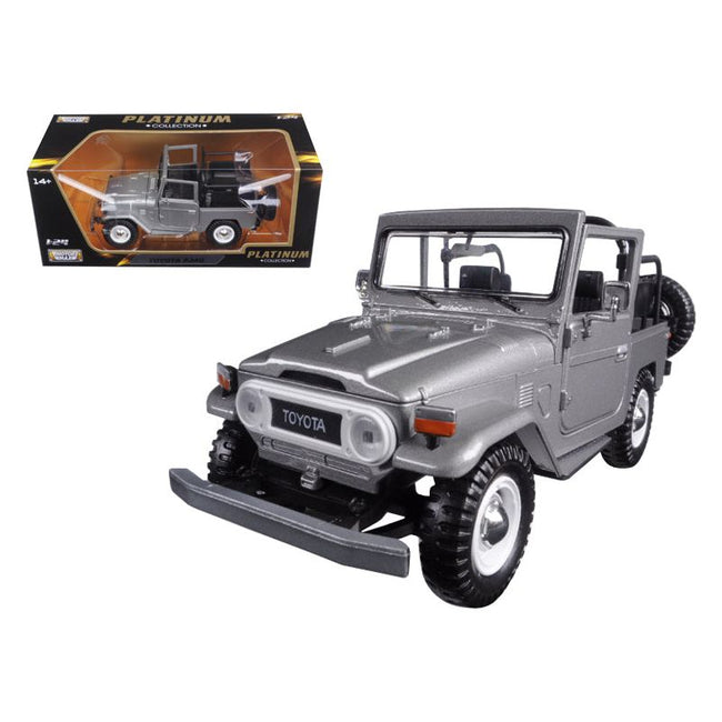Toyota FJ40 FJ 40 Convertible Silver 1/24 Diecast Model Car by Motormax - Motormax - ModelCars.com