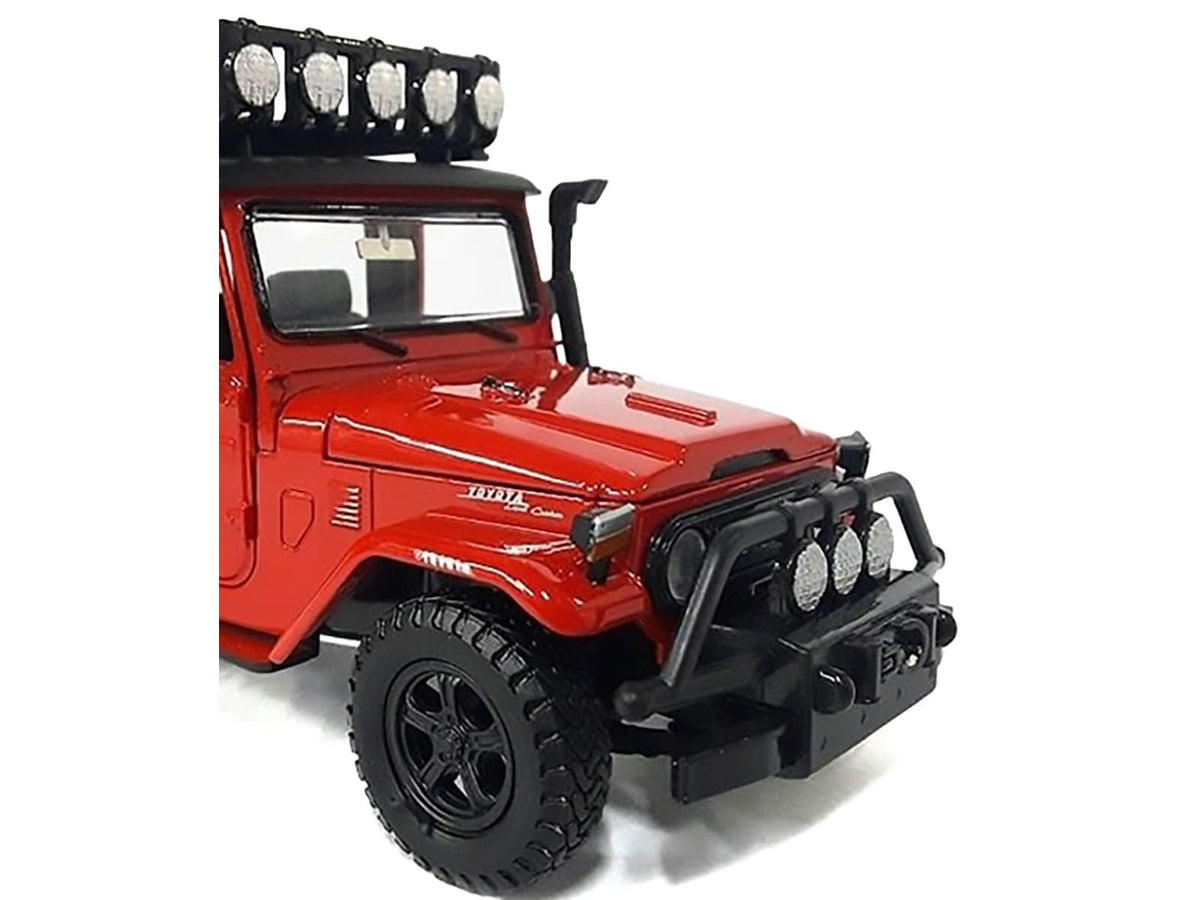 Toyota FJ40 Land Cruiser Red "4x4 Overlanders" Series 1/24 Diecast Model Car by Motormax-Motormax-ModelCars.com