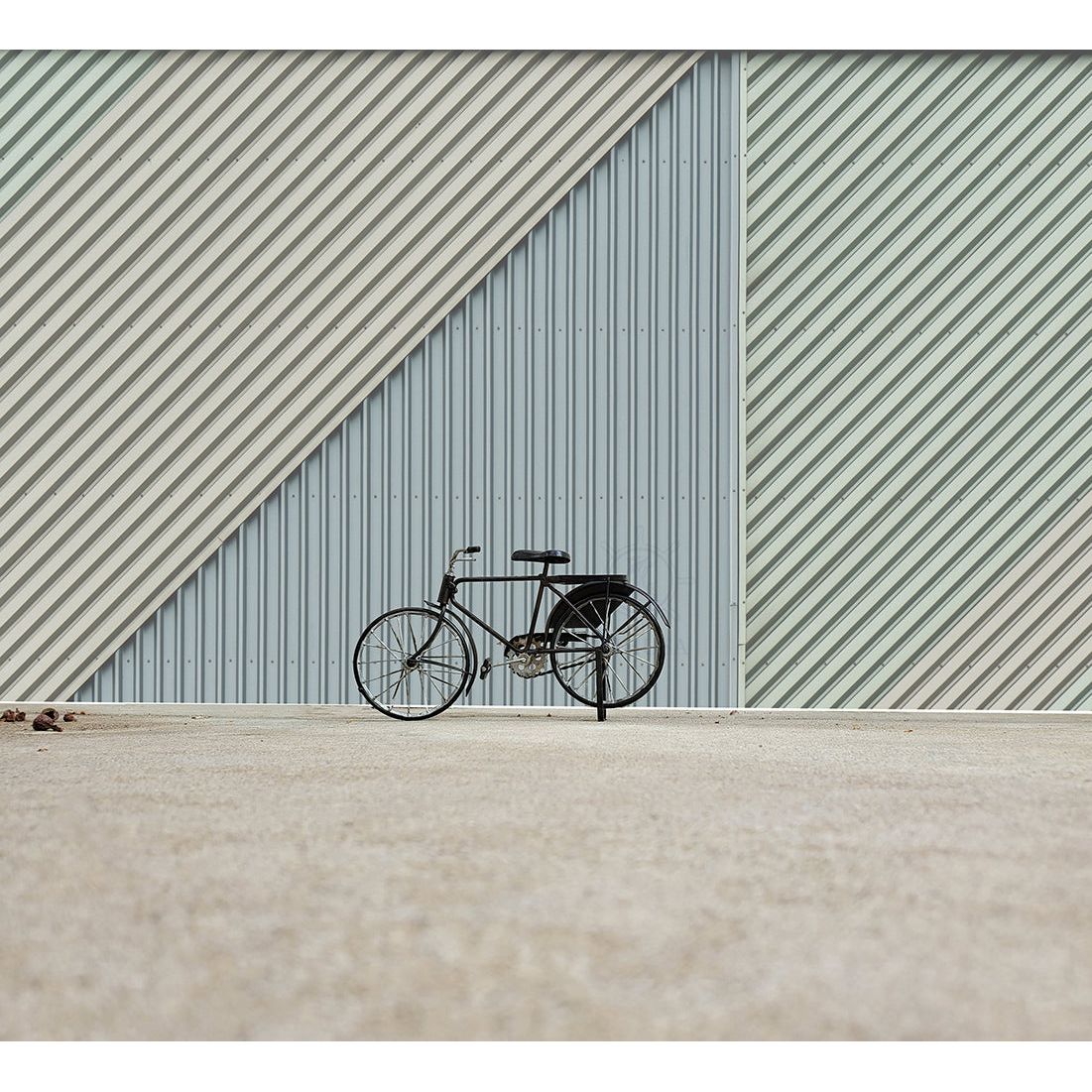 Vintage Safety Black Bicycle Metal Handmade - Old Modern - ModelCars.com