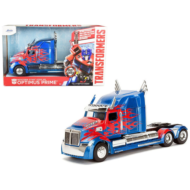 Western Star 5700 XE Phantom Optimus Prime with Robot on Chassis "Transformers 5" (2017) Movie "Hollywood Rides" Series 1/24 Diecast Model by Jada-Jada-ModelCars.com