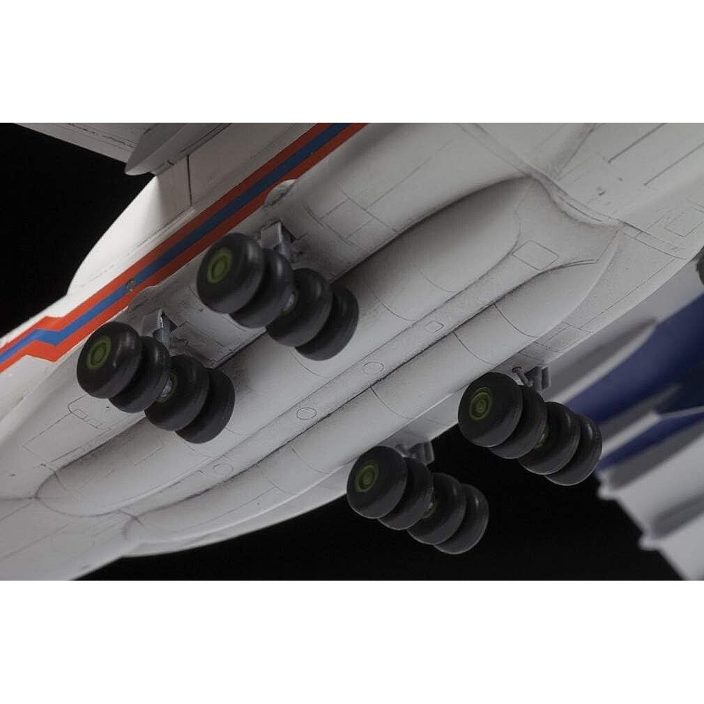 Zvezda 1/72 Scale Ilyushin IL-76 TD "Emercom"-Zvezda-ModelCars.com