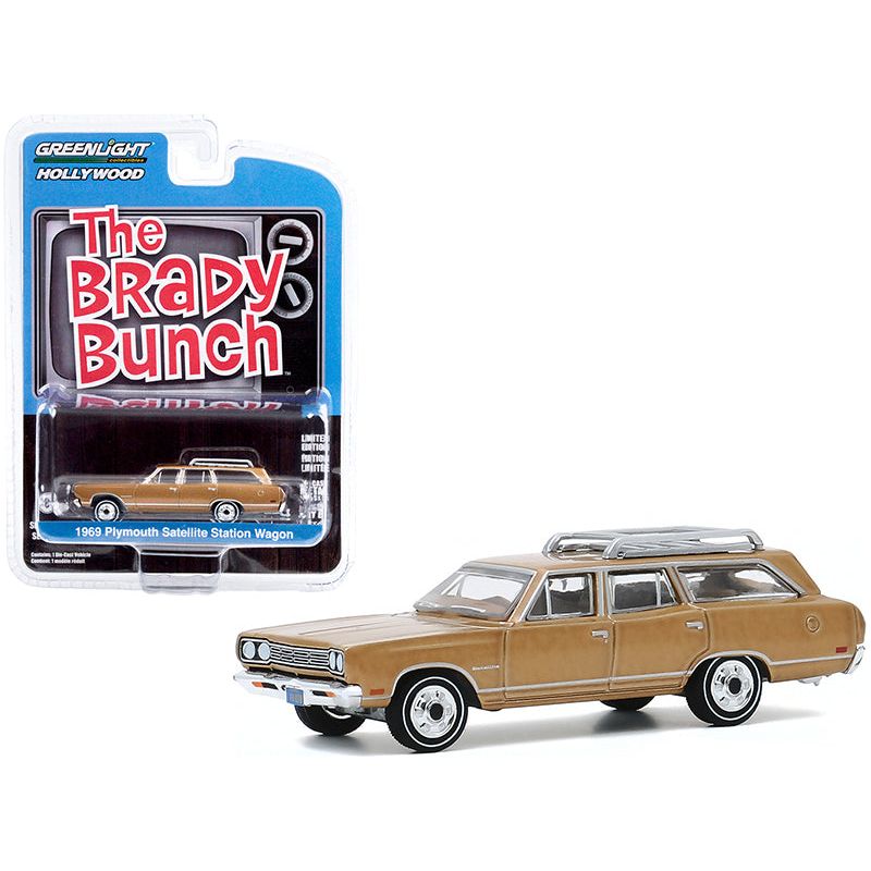 1969 Plymouth Satellite Station Wagon with Roof Rack Gold (Carol Brady's) "The Brady Bunch" (1969-1974) TV Series "Hollywood Series" Release 29 1/64 Diecast Model Car by Greenlight