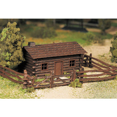 Bachmann Log Cabin with Rustic Fence