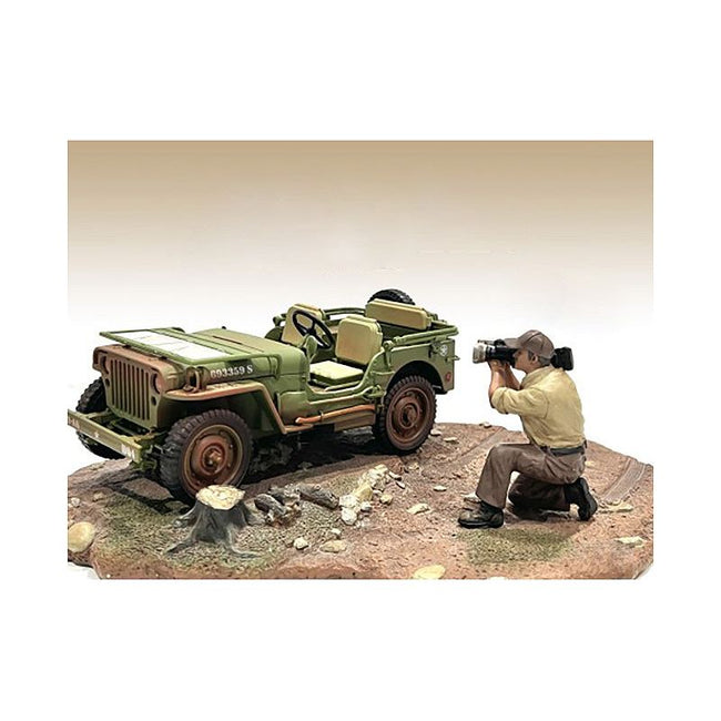 "4X4 Mechanic" Figure 7 for 1/18 Scale Models by American Diorama - American Diorama - ModelCars.com