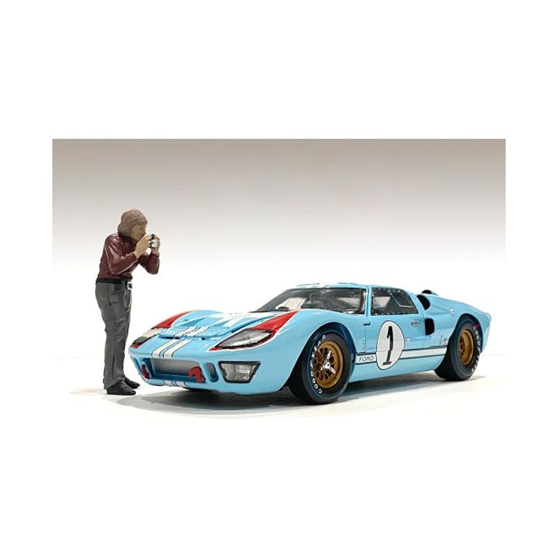 "Race Day 1" Figurine II for 1/24 Scale Models by American Diorama