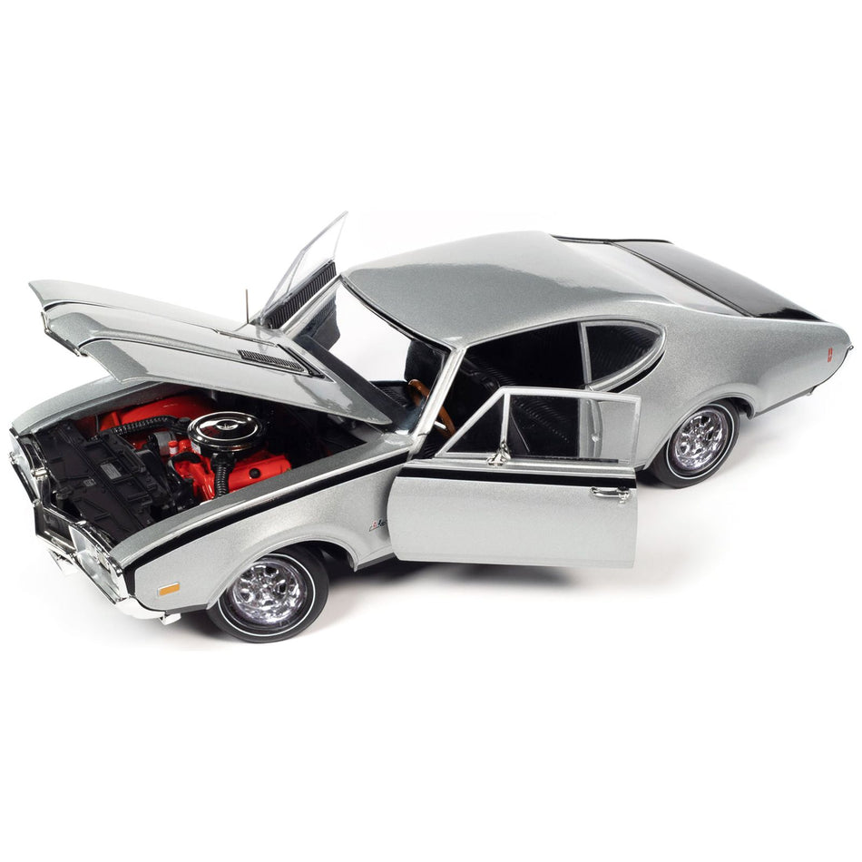 1968 Oldsmobile Cutlass "Hurst" Peruvian Silver Metallic with Black Stripes "Muscle Car & Corvette Nationals" (MCACN) 1/18 Diecast Model Car by Auto World