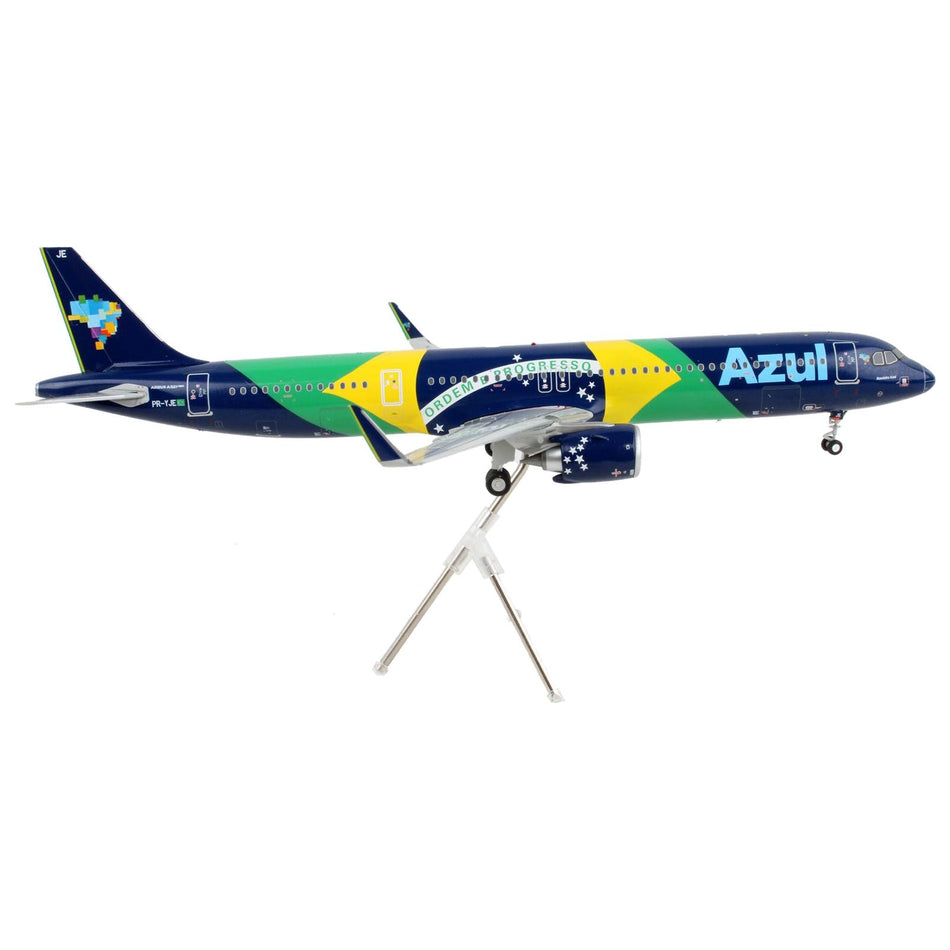 Airbus A321neo Commercial Aircraft "Azul Linhas Aereas" Dark Blue Brazil Flag Livery "Gemini 200" Series 1/200 Diecast Model Airplane by GeminiJets