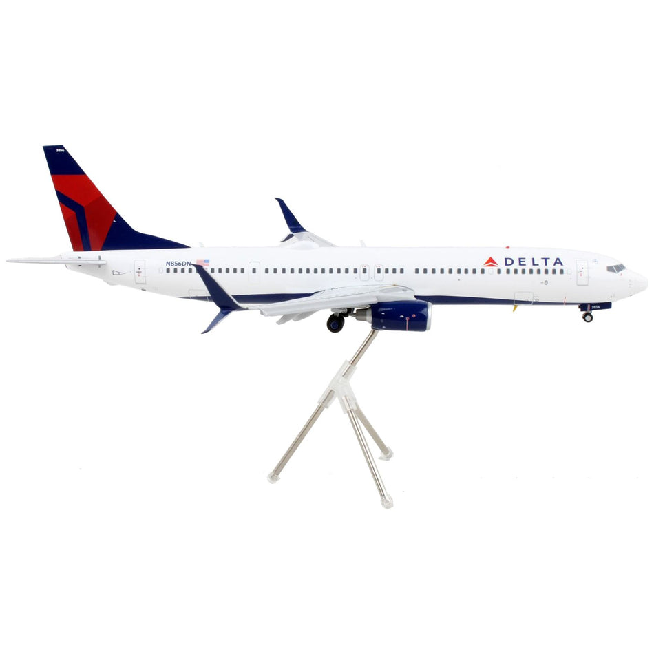 Boeing 737-900ER Commercial Aircraft with Flaps Down "Delta Air Lines" White with Blue and Red Tail "Gemini 200" Series 1/200 Diecast Model Airplane by GeminiJets