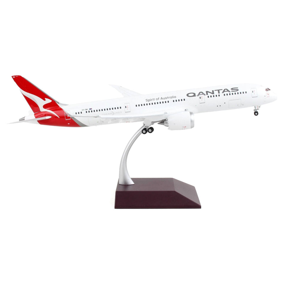 Boeing 787-9 Commercial Aircraft with Flaps Down "Qantas Airways - Spirit of Australia" White with Red Tail "Gemini 200" Series 1/200 Diecast Model Airplane by GeminiJets