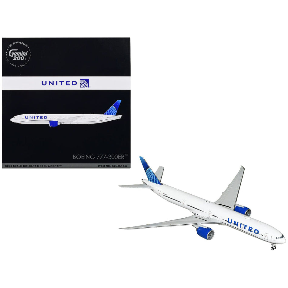 Boeing 777-300ER Commercial Aircraft "United Airlines" White with Blue Tail "Gemini 200" Series 1/200 Diecast Model Airplane by GeminiJets