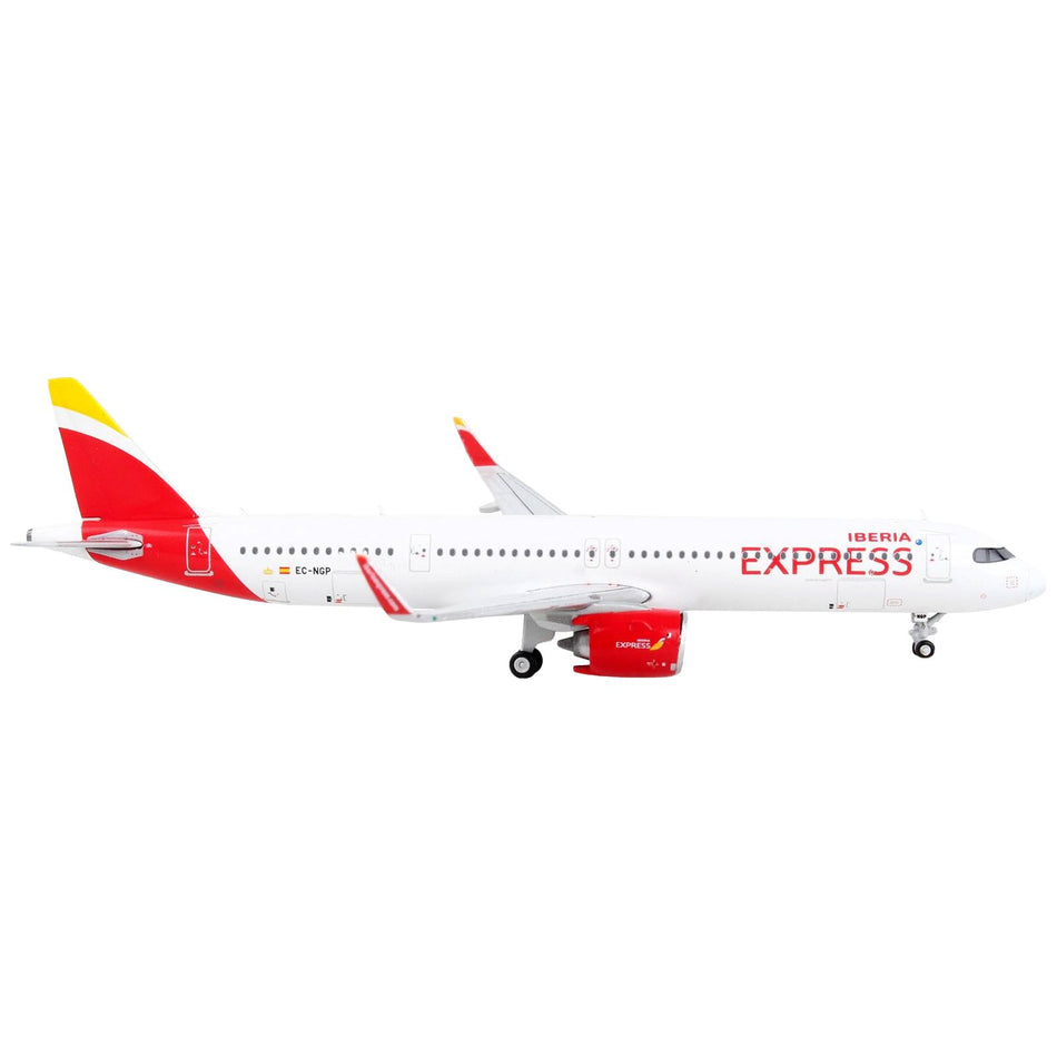 Airbus A321neo Commercial Aircraft "Iberia Express" White with Red Tail 1/400 Diecast Model Airplane by GeminiJets