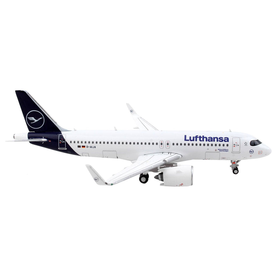 Airbus A320neo Commercial Aircraft "Lufthansa" White with Dark Blue Tail 1/400 Diecast Model Airplane by GeminiJets