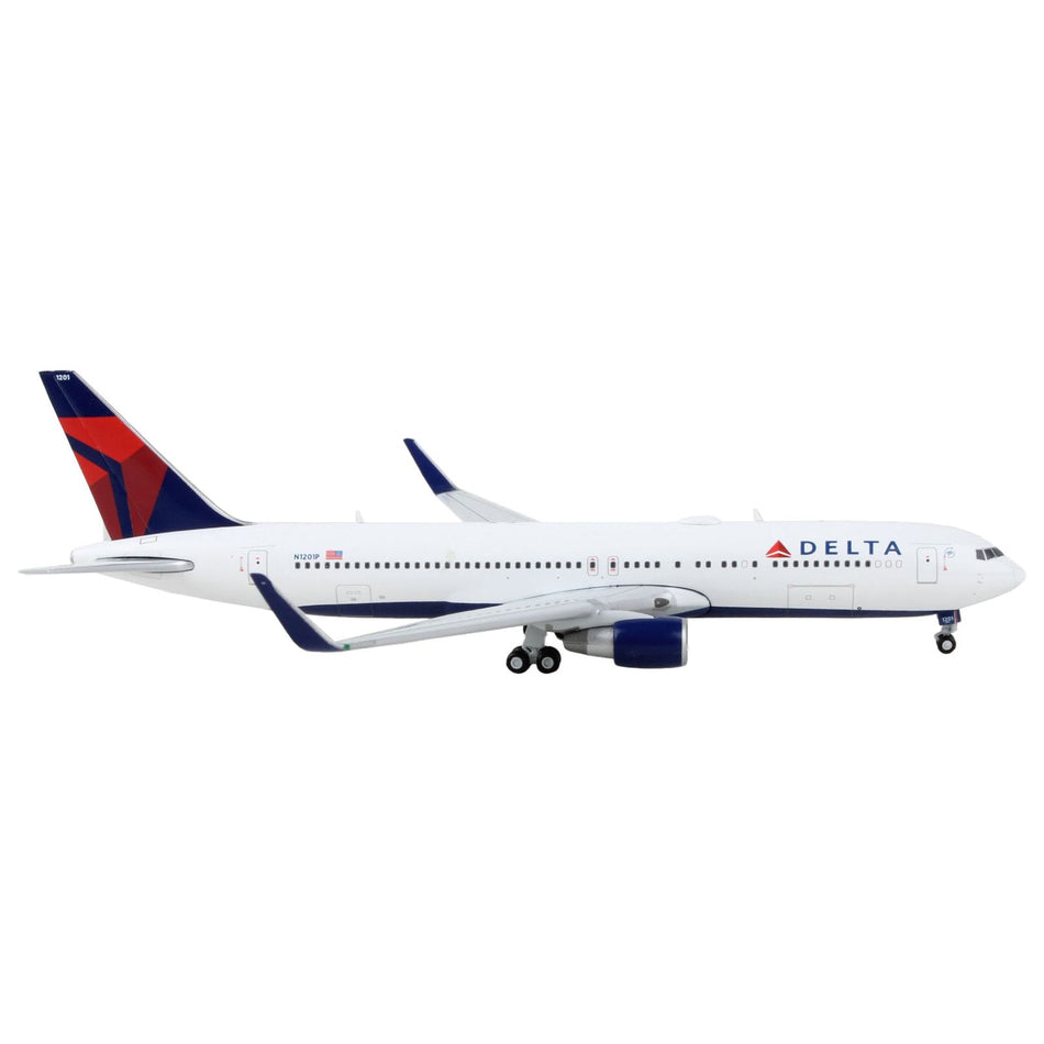 Boeing 767-300ER Commercial Aircraft "Delta Airlines" White with Blue and Red Tail 1/400 Diecast Model Airplane by GeminiJets