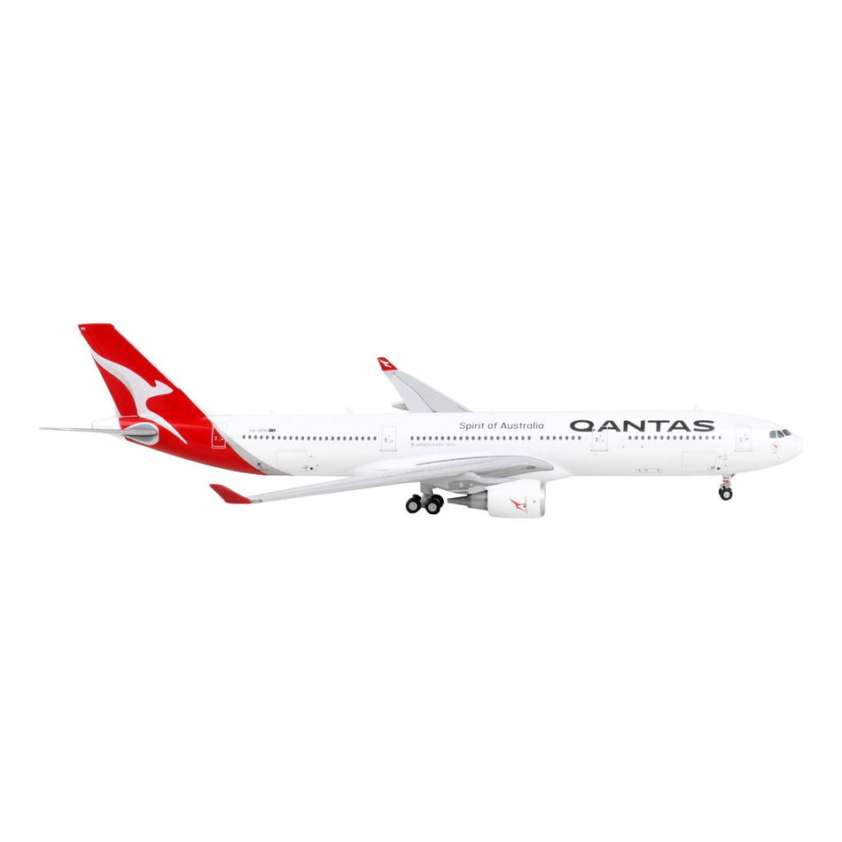 Airbus A330-300 Commercial Aircraft "Qantas Airways - Spirit of Australia" White with Red Tail 1/400 Diecast Model Airplane by GeminiJets