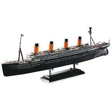 Academy 1-700 RMS Titanic + LED Set