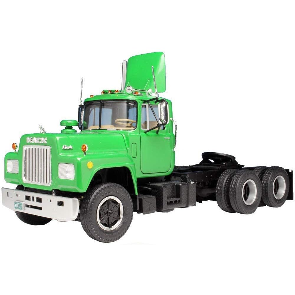AMT 1/25 Mack R685ST Semi Tractor - AMT - ModelCars.com
