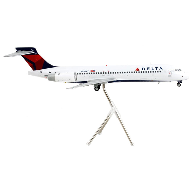 Boeing 717 - 200 Commercial Aircraft "Delta Air Lines" White with Blue Tail "Gemini 200" Series 1/200 Diecast Model Airplane by GeminiJets - GeminiJets - ModelCars.com