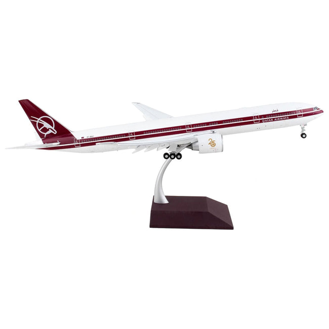 Boeing 777-300ER Commercial Aircraft with Flaps Down "Qatar Airways" White with Dark Red Stripes "Gemini 200" Series 1/200 Diecast Model Airplane by GeminiJets-GeminiJets-ModelCars.com