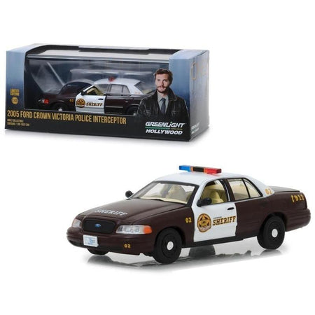 GreenLight 1/43 2005 Ford Crown Victoria Police Interceptor "Storybrooke" (Sheriff Graham's) from "Once Upon a Time-Greenlight-ModelCars.com