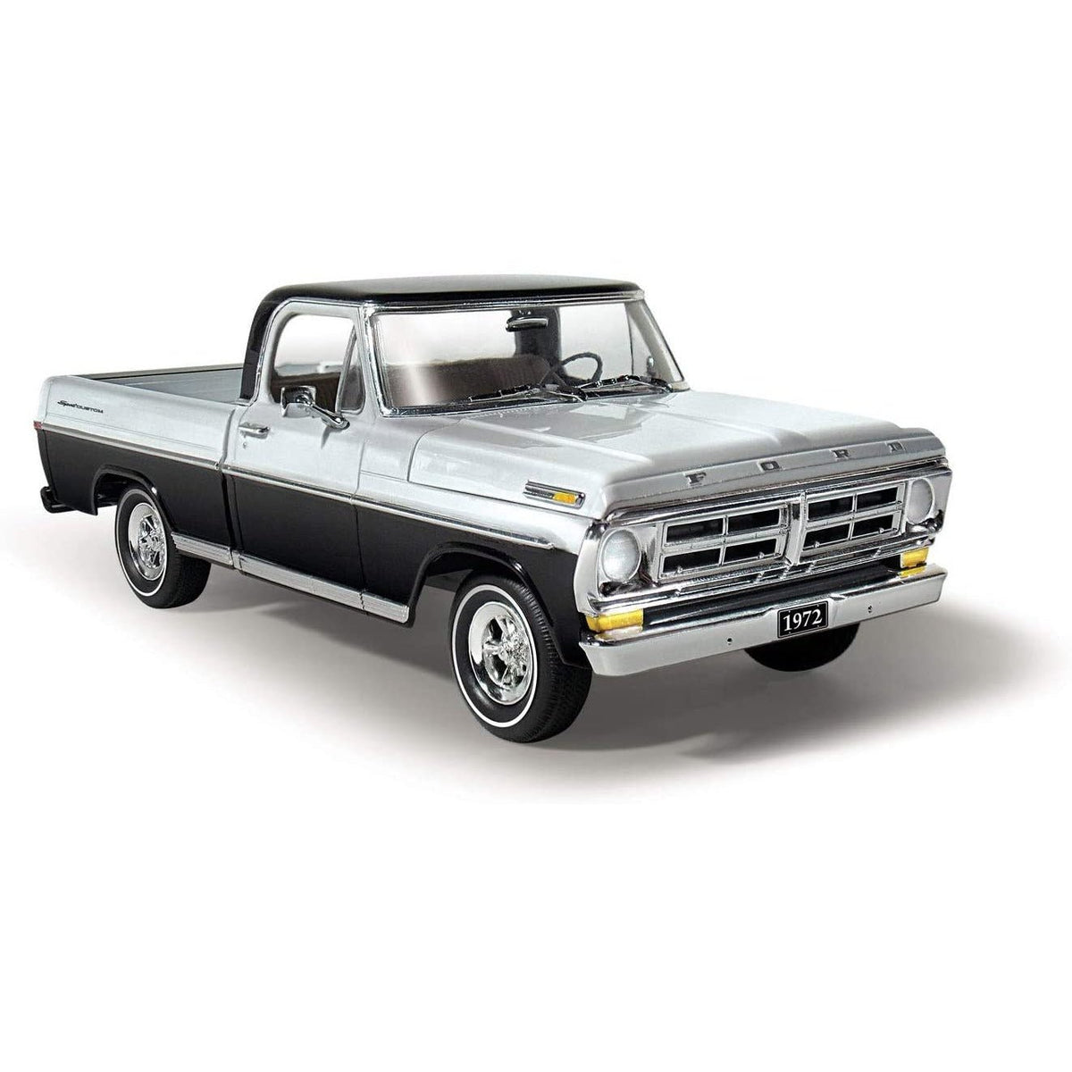 Moebius Model 1/25 1972 Ford Sport Custom Model Kit - Moebius - ModelCars.com