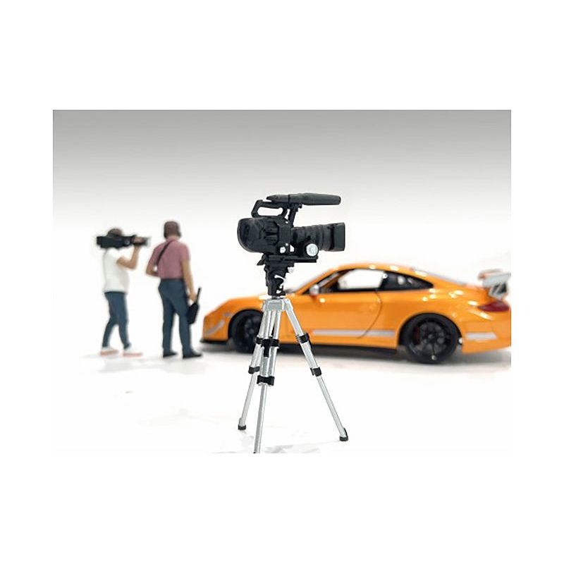 "On - Air" Figure 5 with Standing Camera for 1/18 Scale Models by American Diorama - American Diorama - ModelCars.com
