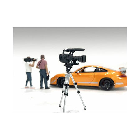 "On - Air" Figure 5 with Standing Camera for 1/24 Scale Models by American Diorama - American Diorama - ModelCars.com