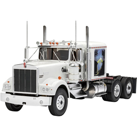 Revell of Germany 1/132 Kenworth W - 900 - Revell - ModelCars.com