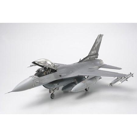 Tamiya 1/48 Scale Scale Lockheed Martin F - 16C (Block 25/32) - Tamiya - ModelCars.com