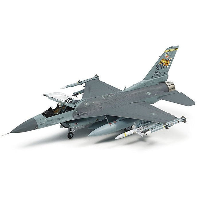 Tamiya F - 16 CJ Fighting Falcon 1/72 - Tamiya - ModelCars.com
