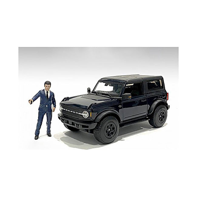 "The Dealership" Male Salesperson Figurine for 1/24 Scale Models by American Diorama - American Diorama - ModelCars.com