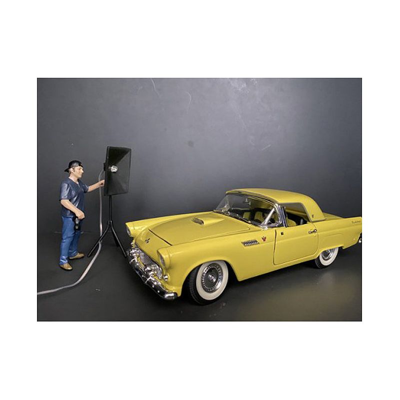 "Weekend Car Show" Figurine V for 1/18 Scale Models by American Diorama - American Diorama - ModelCars.com